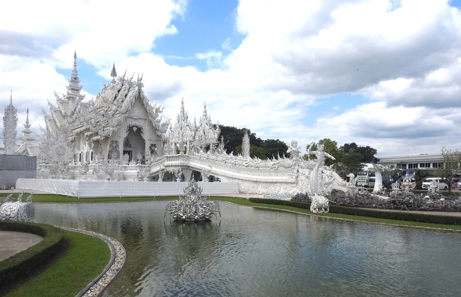 Wat Rong Khun: White Temple of Chiang Rai